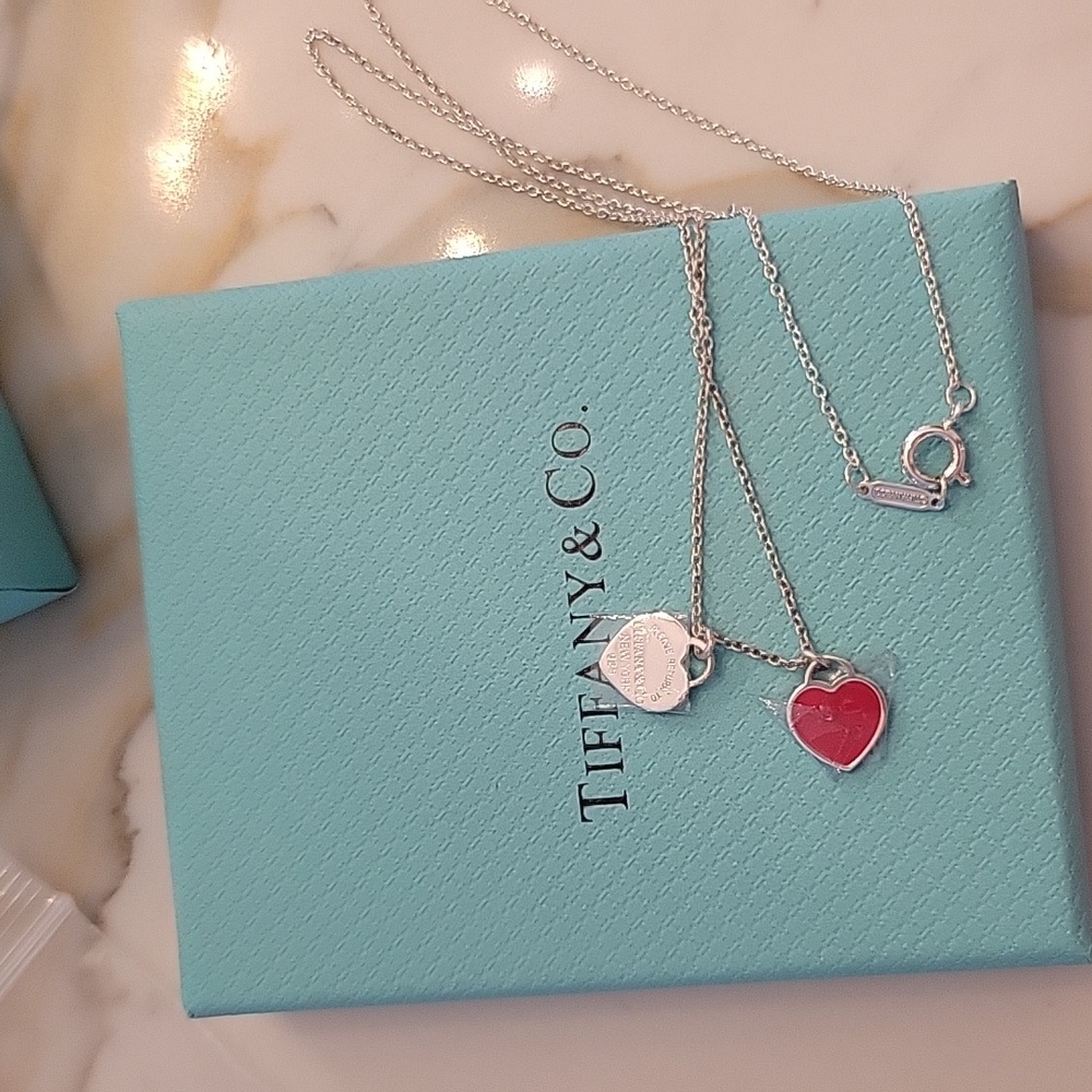 Look like Tiffany and co necklace